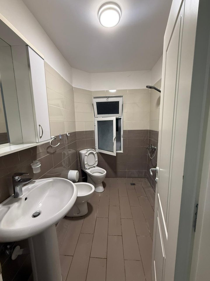 SHITET APARTAMENT 2+1 – XHAMIA XHURA, PORCELAN