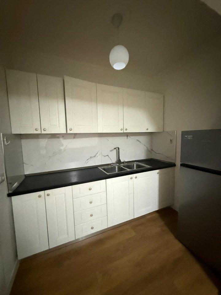 SHITET APARTAMENT 2+1 – XHAMIA XHURA, PORCELAN