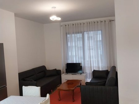 APPARTAMENTO 1+1 IN AFFITTO – ASTIR, BAR XHAMERO

📍 Posizione: Tirana, Astir – Bar Xhamero
🏢 Tipo: Appartamento 1+1
📐 Superficie: 65 m²
🛋️ Disposizione:
• Soggiorno + cucina
• 1 camera da letto
• 1 bagno
🏢 Piano: 2
🛗 Ascensore: Sì
💶 Prezzo: 40.000 lek / mese

📞 Contatti:
+355 69 70 76 668
+355 67 200 63 74

🆔 ID Proprietà: PROIH1953/Z