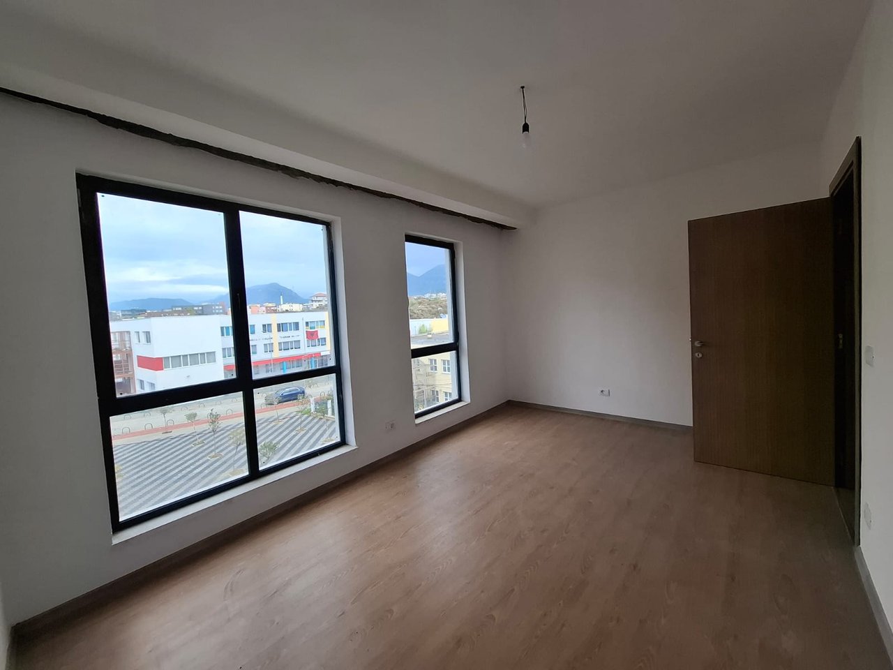 VENDESI APPARTAMENTO 2+1+2+BALCONE – 5 MAGGIO, CONCORD CENTER