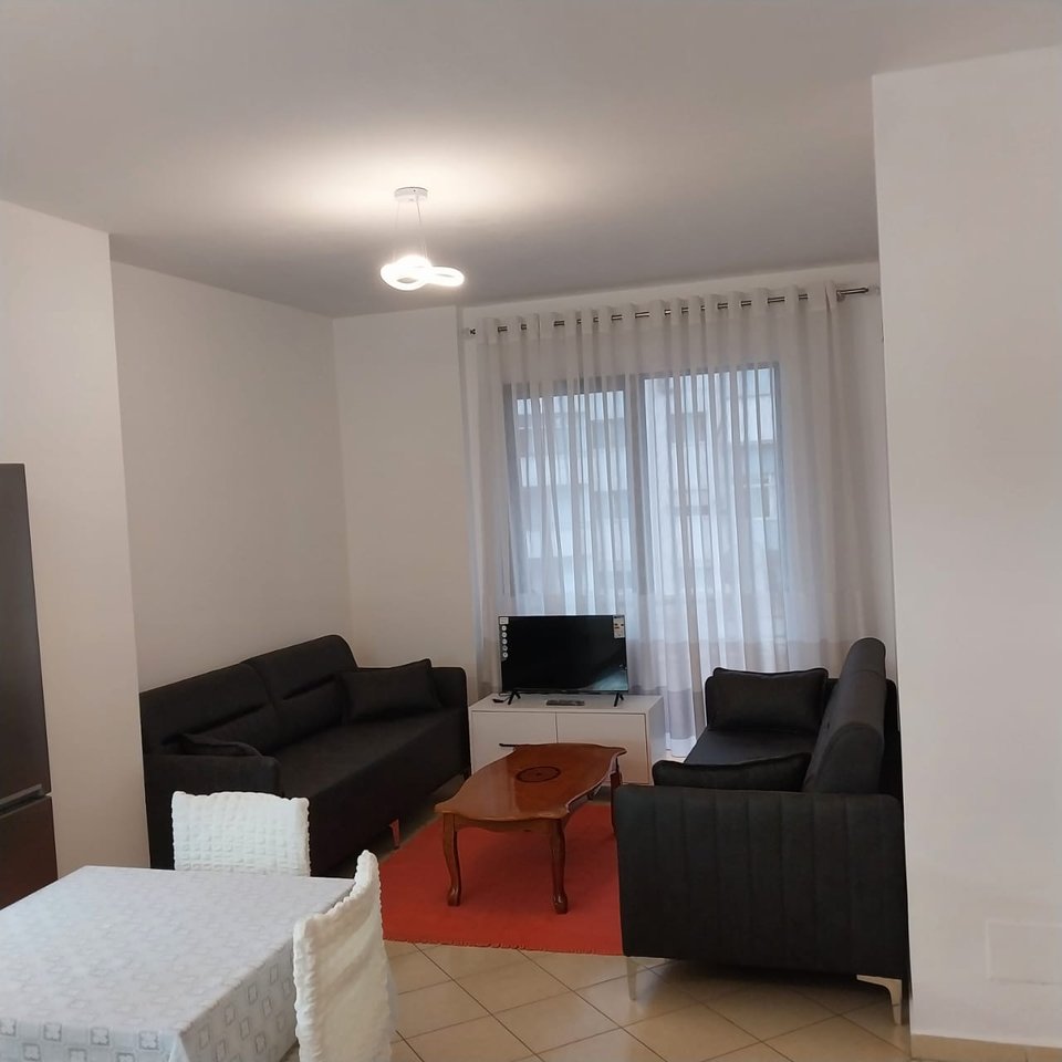 APPARTAMENTO 1+1 IN AFFITTO – ASTIR, BAR XHAMERO

📍 Posizione: Tirana, Astir – Bar Xhamero
🏢 Tipo: Appartamento 1+1
📐 Superficie: 65 m²
🛋️ Disposizione:
• Soggiorno + cucina
• 1 camera da letto
• 1 bagno
🏢 Piano: 2
🛗 Ascensore: Sì
💶 Prezzo: 40.000 lek / mese

📞 Contatti:
+355 69 70 76 668
+355 67 200 63 74

🆔 ID Proprietà: PROIH1953/Z