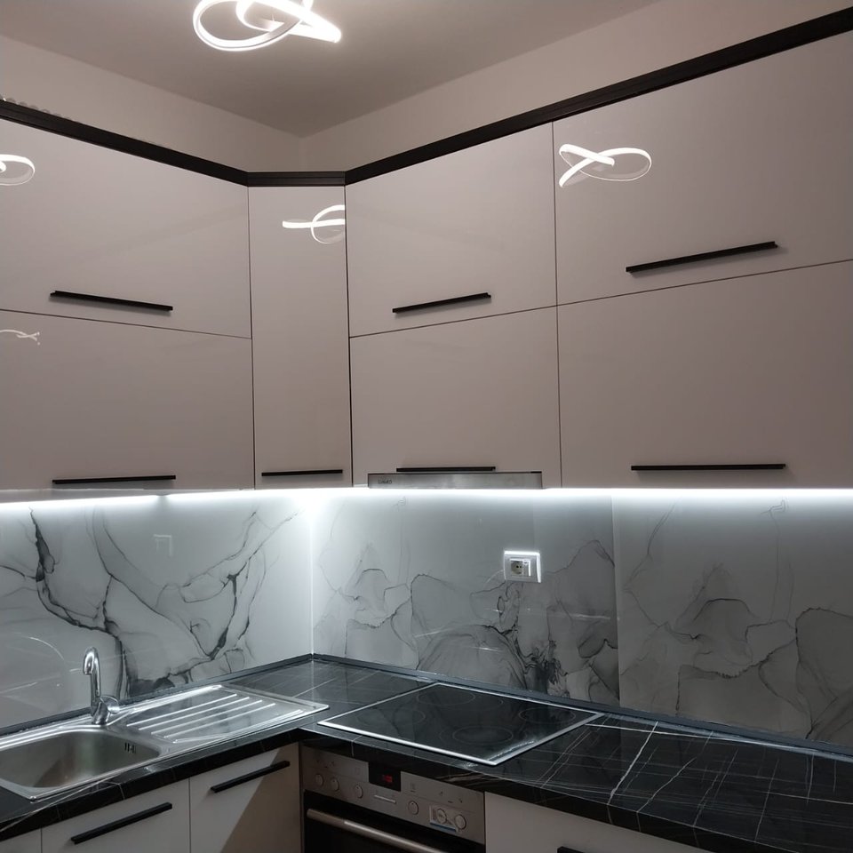 APPARTAMENTO 1+1 IN AFFITTO – ASTIR, BAR XHAMERO

📍 Posizione: Tirana, Astir – Bar Xhamero
🏢 Tipo: Appartamento 1+1
📐 Superficie: 65 m²
🛋️ Disposizione:
• Soggiorno + cucina
• 1 camera da letto
• 1 bagno
🏢 Piano: 2
🛗 Ascensore: Sì
💶 Prezzo: 40.000 lek / mese

📞 Contatti:
+355 69 70 76 668
+355 67 200 63 74

🆔 ID Proprietà: PROIH1953/Z