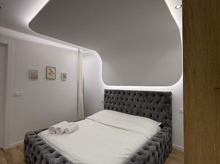 JEPET ME QERA GARSONIERE 1+1 – 21 DHJETORI, TIRANË