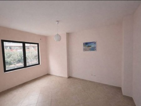 SHITET APARTAMENT 1+1 – ASTIR, PRANË RRETHIT