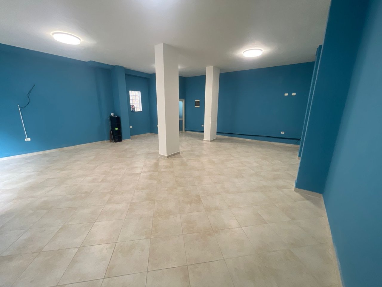 DYQAN NË FRESK – PRANË PASTIÇERI MELISA