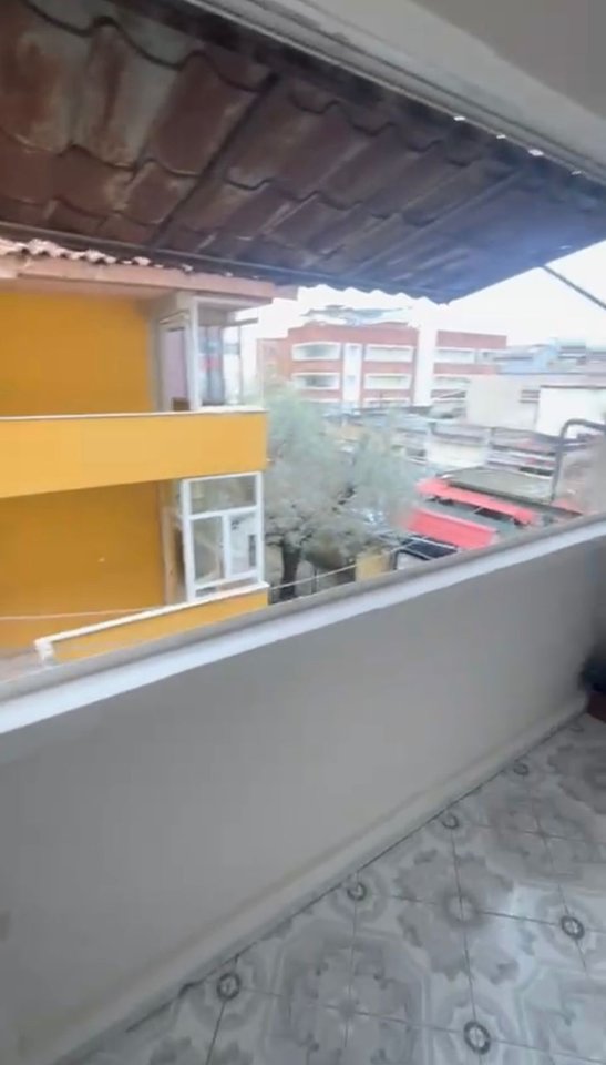 JEPET ME QERA APARTAMENT 1+1 – PORCELAN, PRANË UET