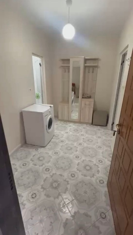 JEPET ME QERA APARTAMENT 1+1 – PORCELAN, PRANË UET