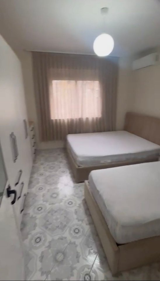 JEPET ME QERA APARTAMENT 1+1 – PORCELAN, PRANË UET