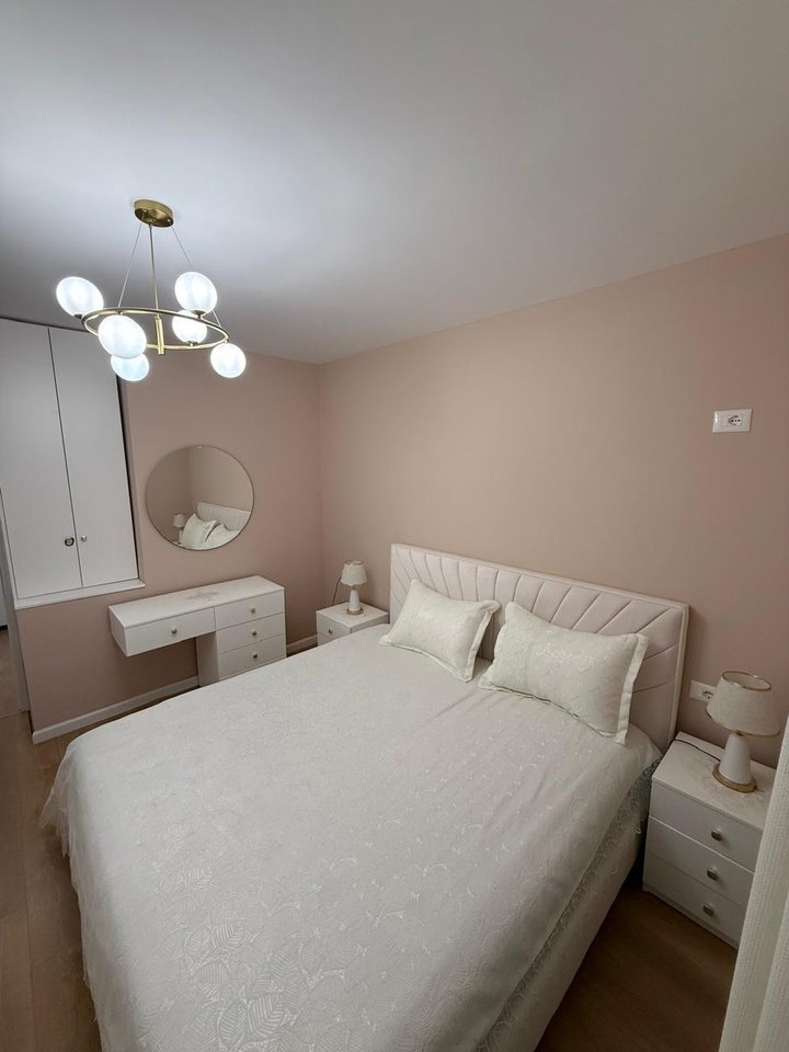 SHITET APARTAMENT 1+1+PARKIM – KOMPLEKSI TOM DOSHI, SHKOZË