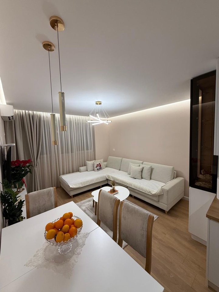 SHITET APARTAMENT 1+1+PARKIM – KOMPLEKSI TOM DOSHI, SHKOZË