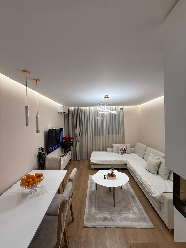 SHITET APARTAMENT 1+1+PARKIM – KOMPLEKSI TOM DOSHI, SHKOZË