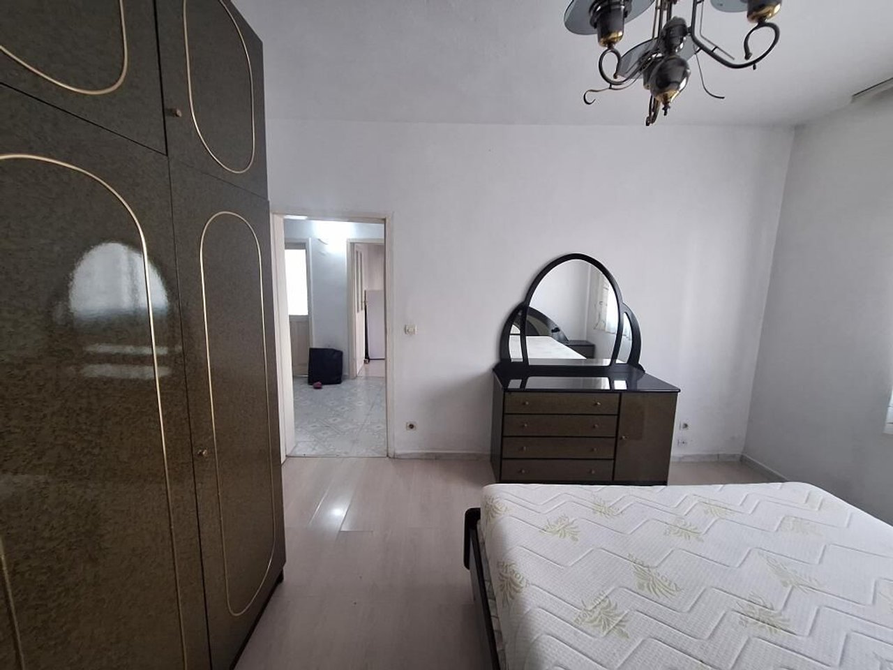 SHITET APARTAMENT 2+1 + ANEKS + BALLKON – ALI DEMI, TIRANË