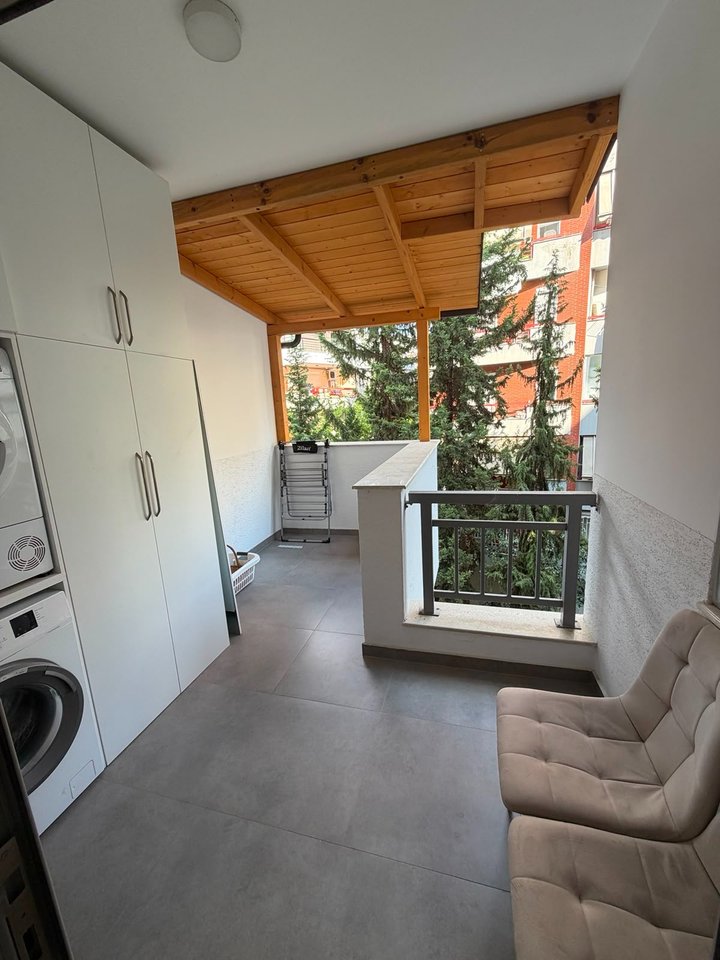 SHITET APARTAMENT 1+1 – LIQENI I THATË, RRUGA PETI