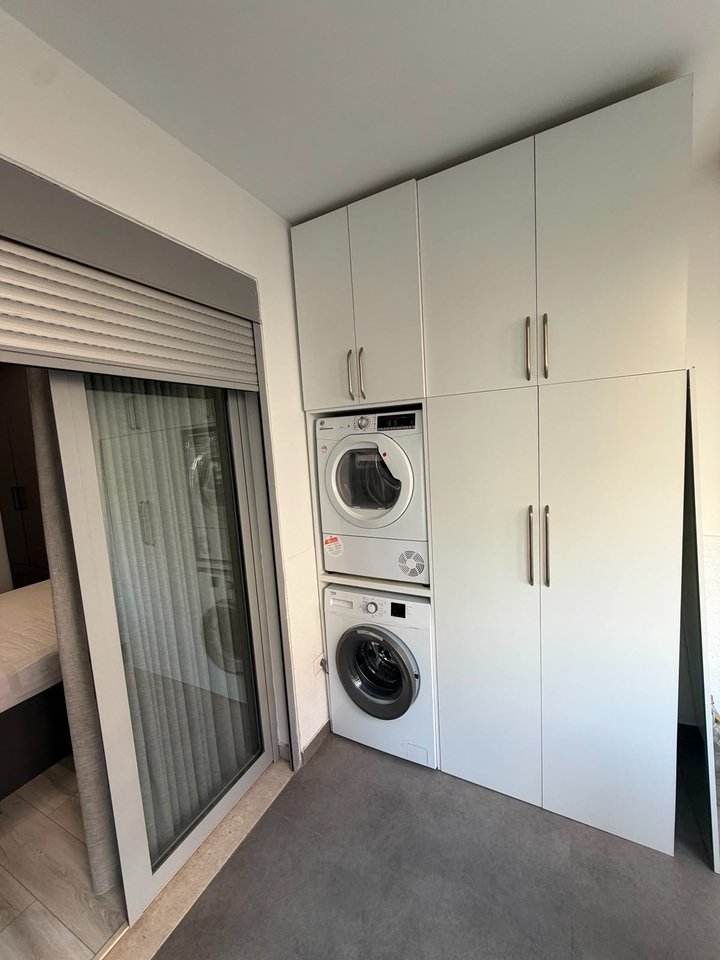 SHITET APARTAMENT 1+1 – LIQENI I THATË, RRUGA PETI