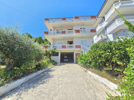 VILLA SU 3 PIANI IN VENDITA – VORË