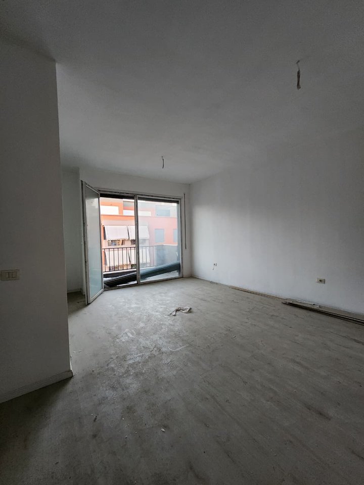 SHITET APARTAMENT 2+1+2 – RR. 5 MAJI