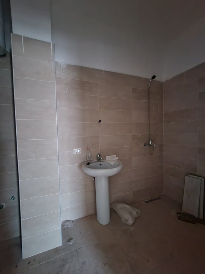 SHITET APARTAMENT 2+1+2 – RR. 5 MAJI