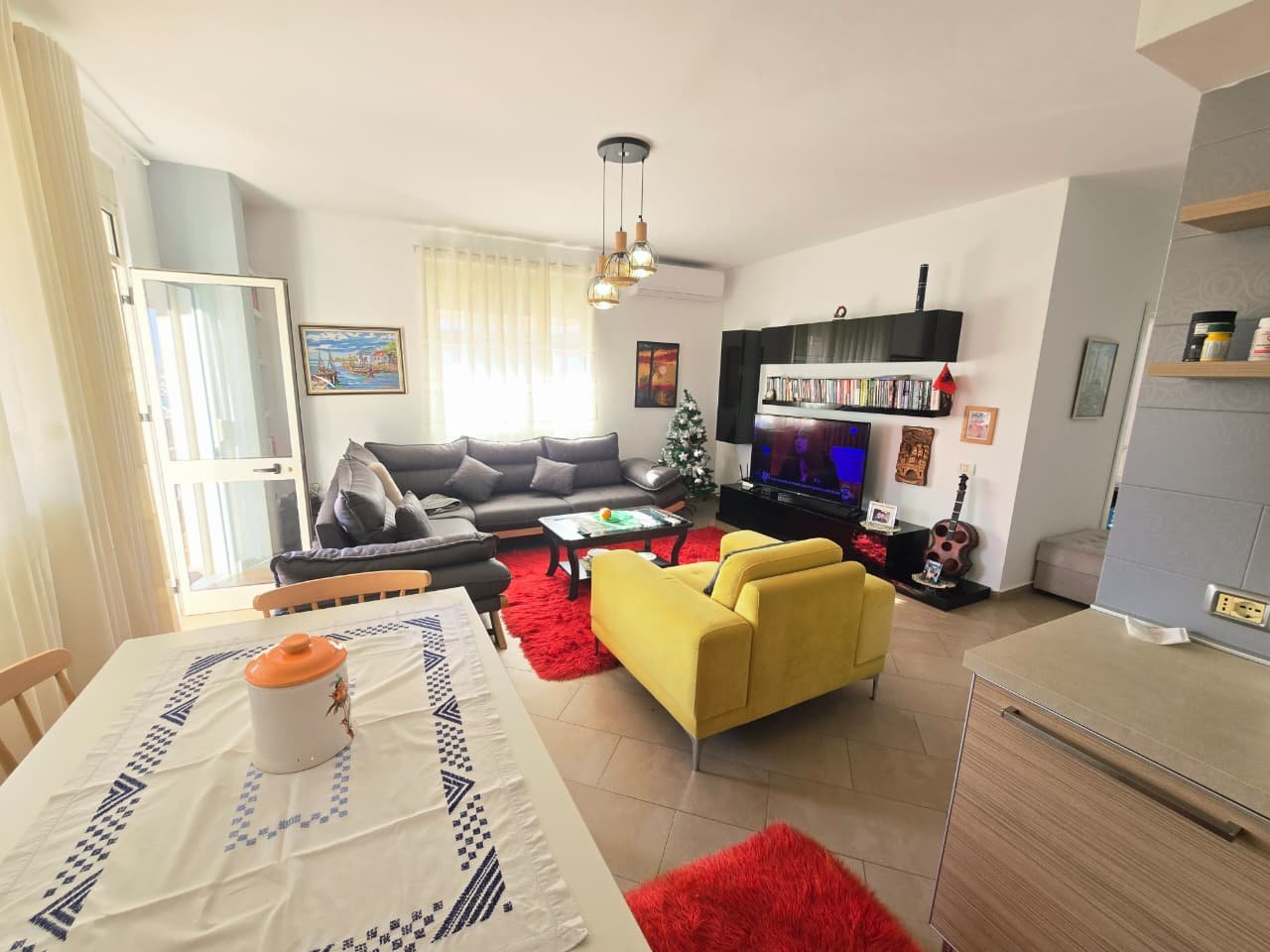 SHITET SUPER APARTAMENT 2+1 ME 2 VERANDA – KODRA E DIELLIT, TIRANË