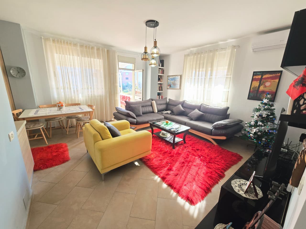 SHITET SUPER APARTAMENT 2+1 ME 2 VERANDA – KODRA E DIELLIT, TIRANË