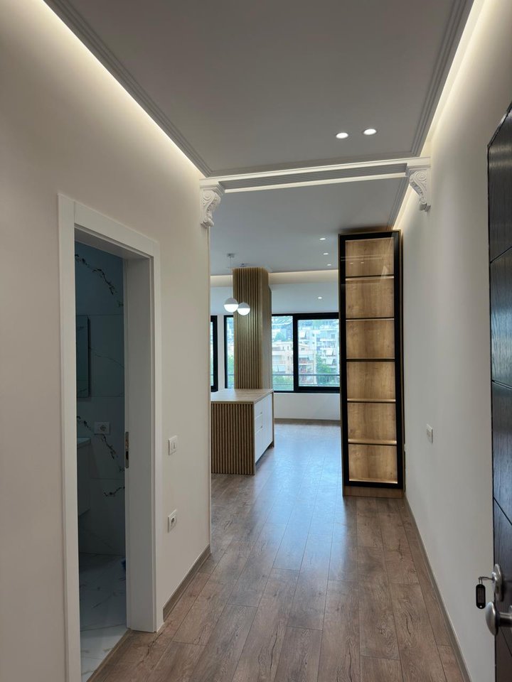 SHITET APARTAMENT LLUKSOZ 2+1 – LIQENI I THATË, TIRANË