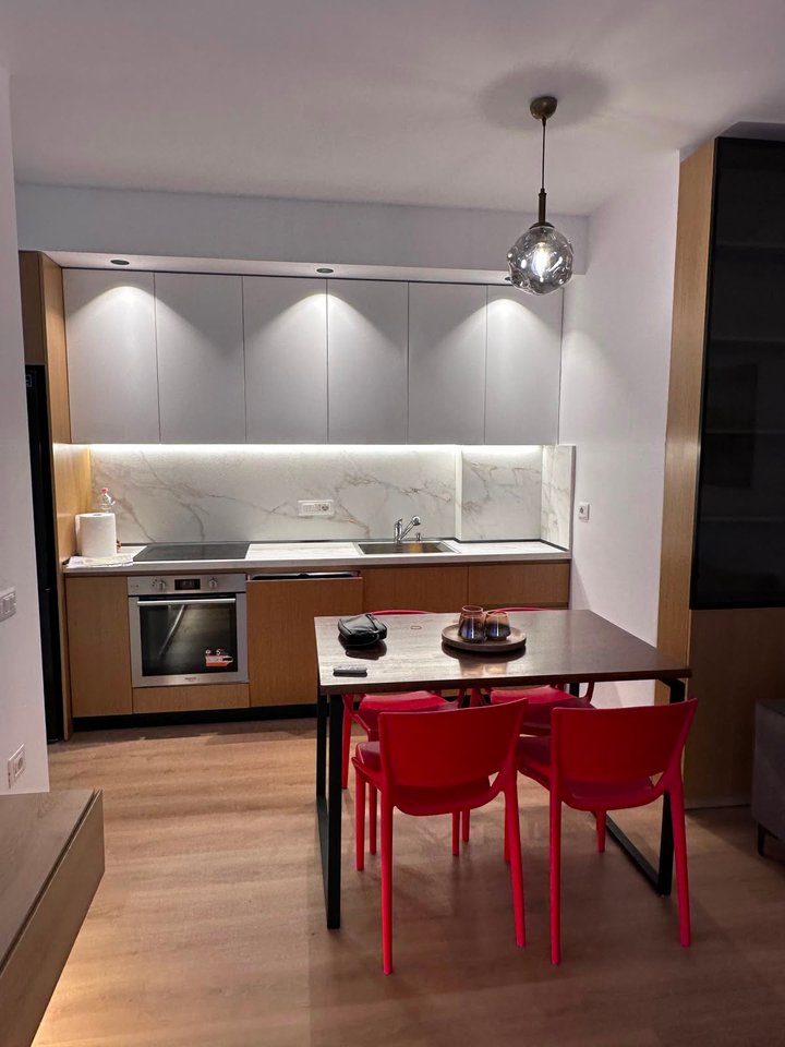 SHITET APARTAMENT 2+1 – FUSHA E AVIACIONIT, TIRANË