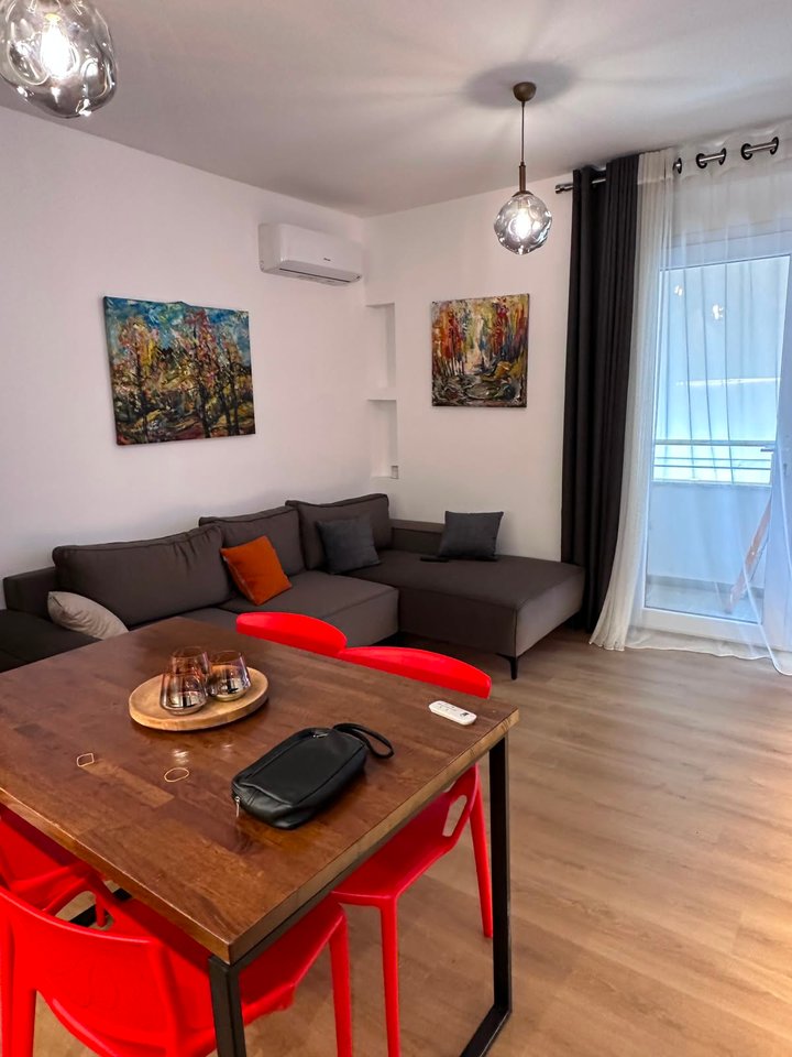 SHITET APARTAMENT 2+1 – FUSHA E AVIACIONIT, TIRANË