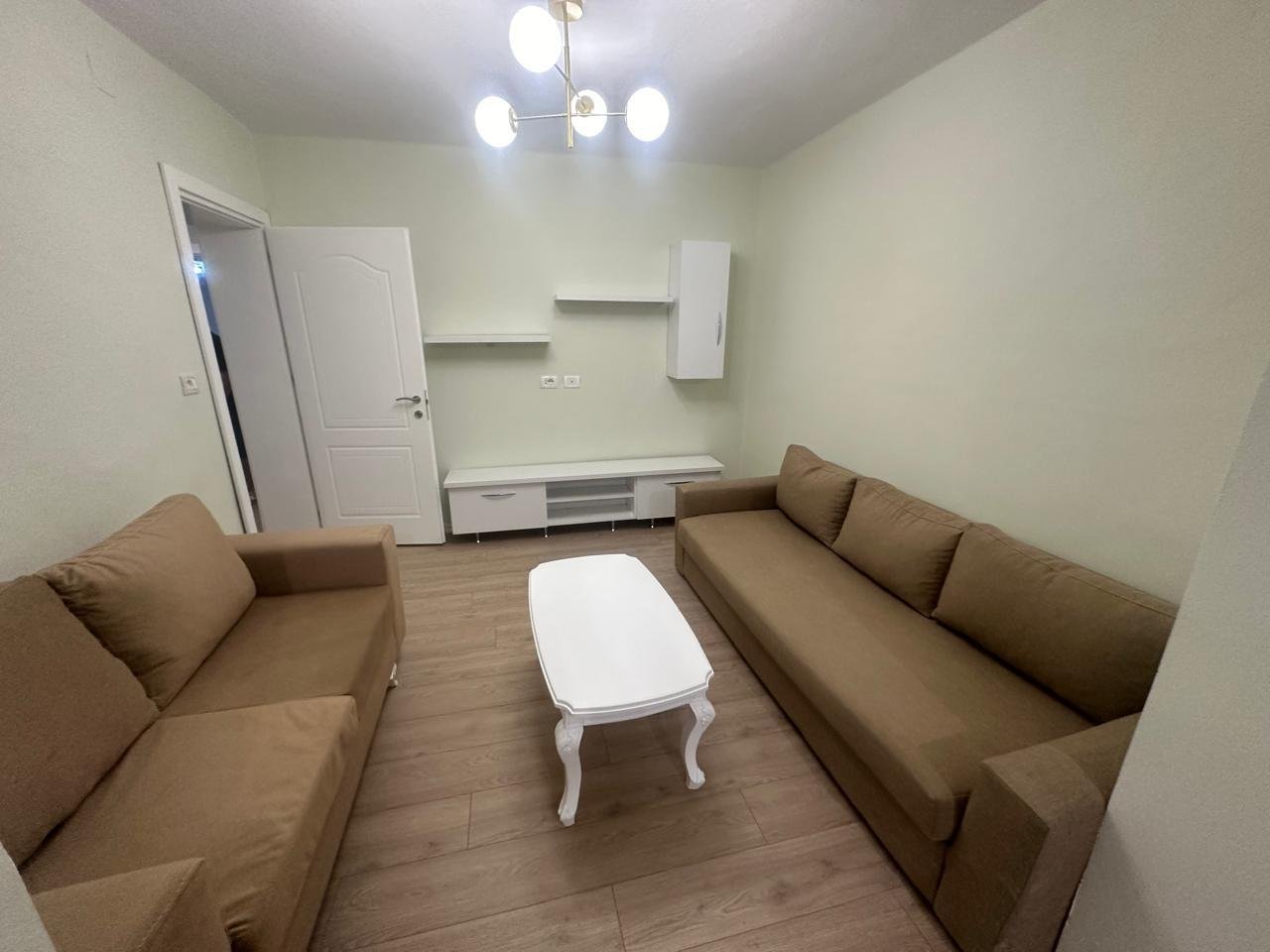 JEPET ME QERA APARTAMENT 3+1 – XHAMLLIK, TIRANË