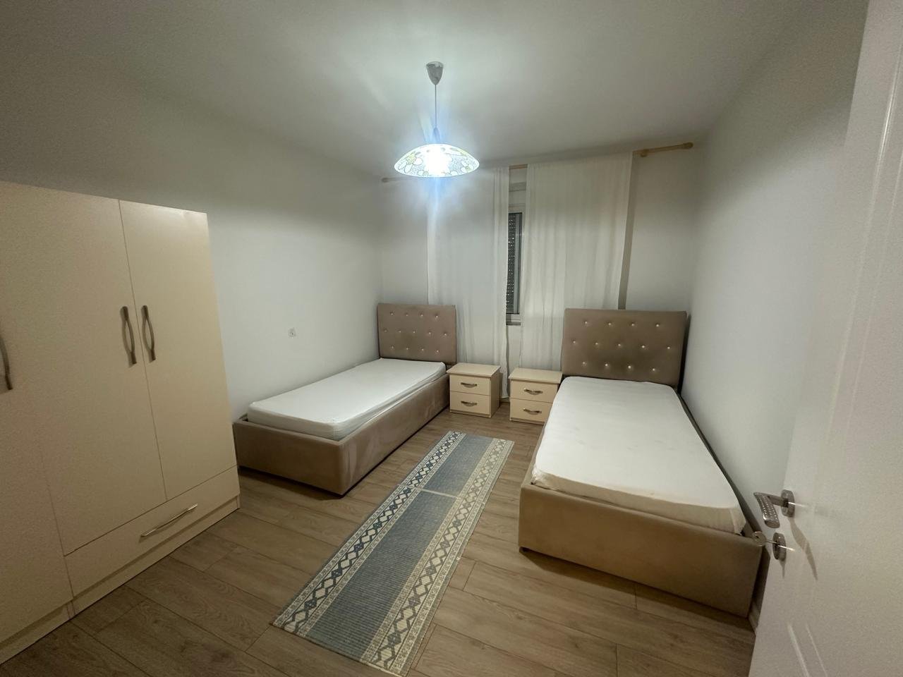 JEPET ME QERA APARTAMENT 3+1 – XHAMLLIK, TIRANË