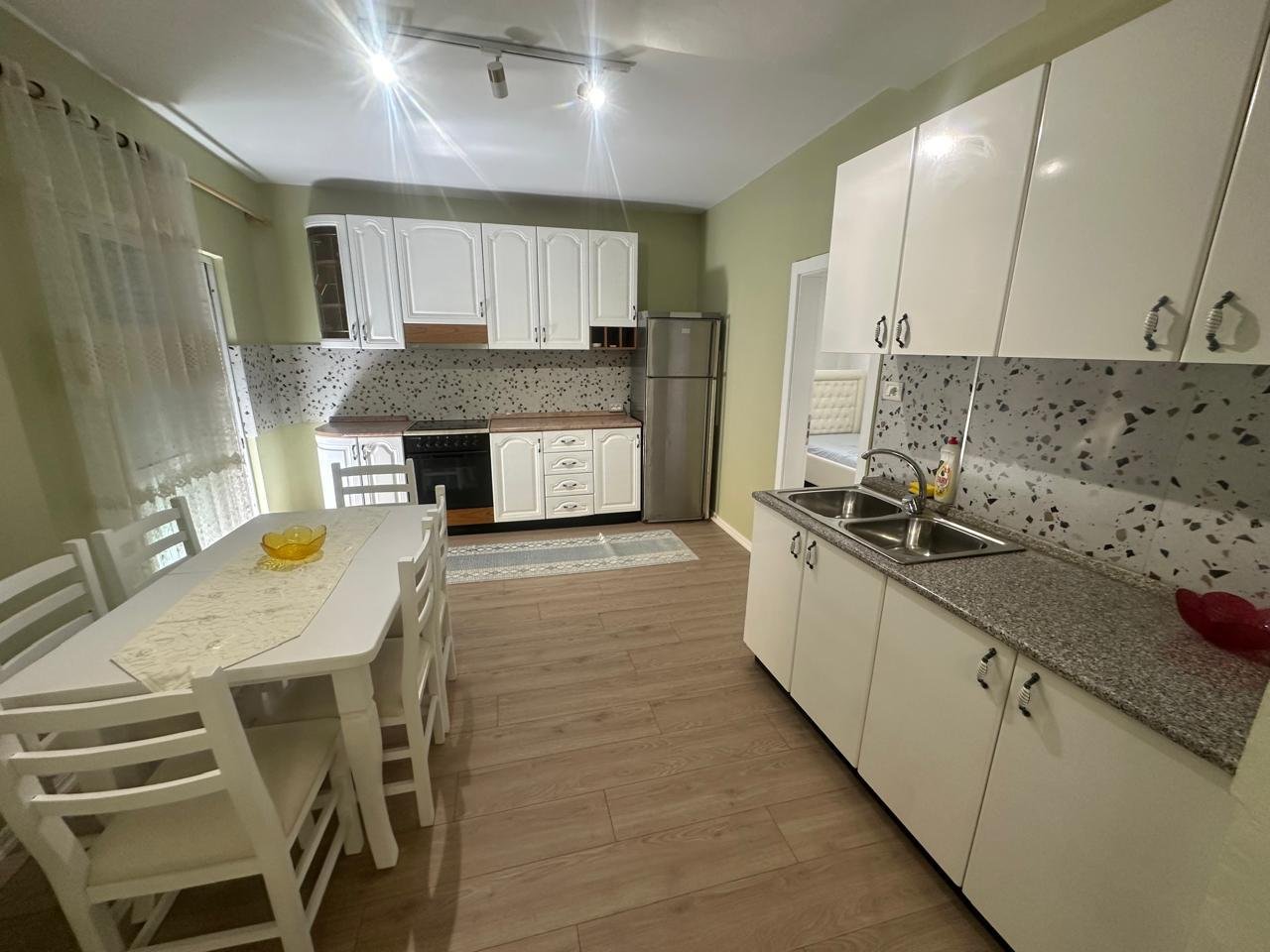 JEPET ME QERA APARTAMENT 3+1 – XHAMLLIK, TIRANË