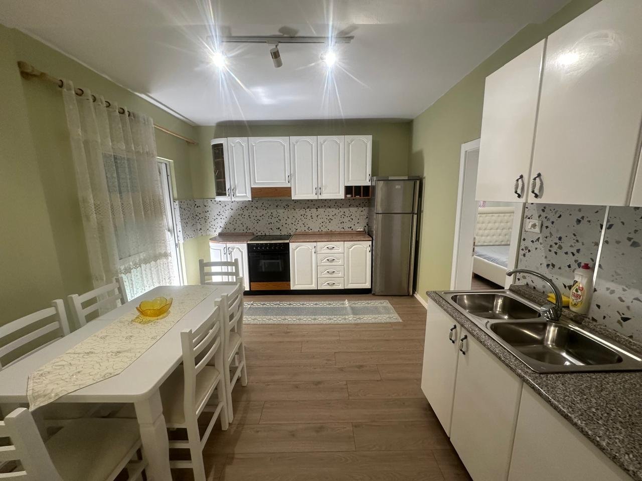 JEPET ME QERA APARTAMENT 3+1 – XHAMLLIK, TIRANË