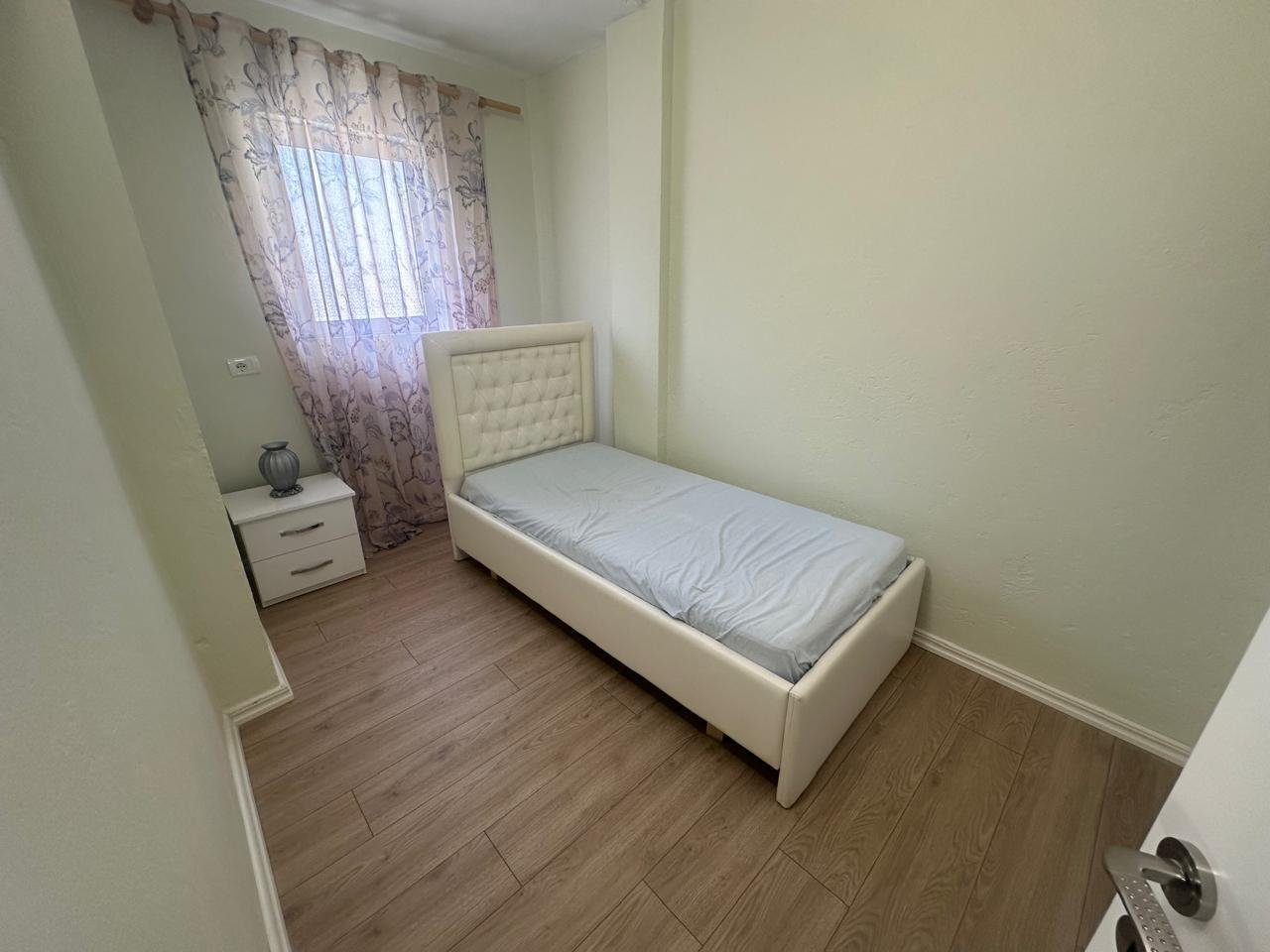 JEPET ME QERA APARTAMENT 3+1 – XHAMLLIK, TIRANË