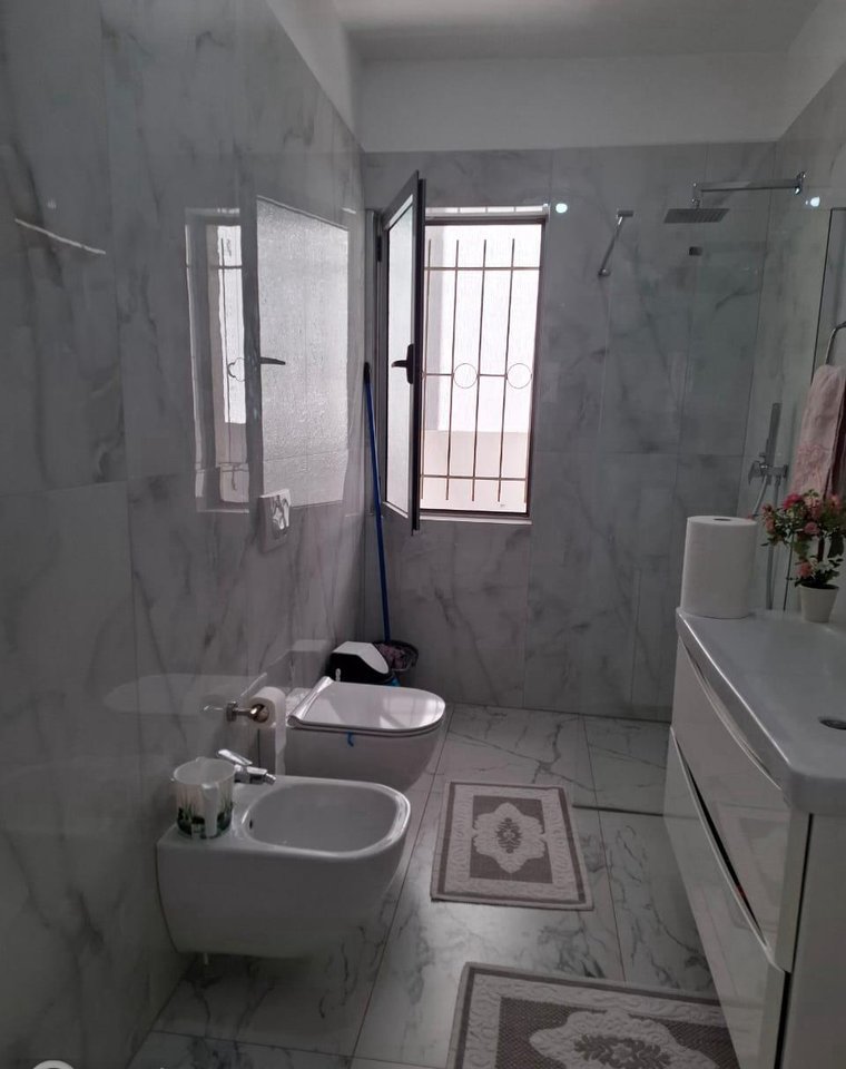 🏡 Shitet Apartament 3+1 – Astir, përballë Vila L