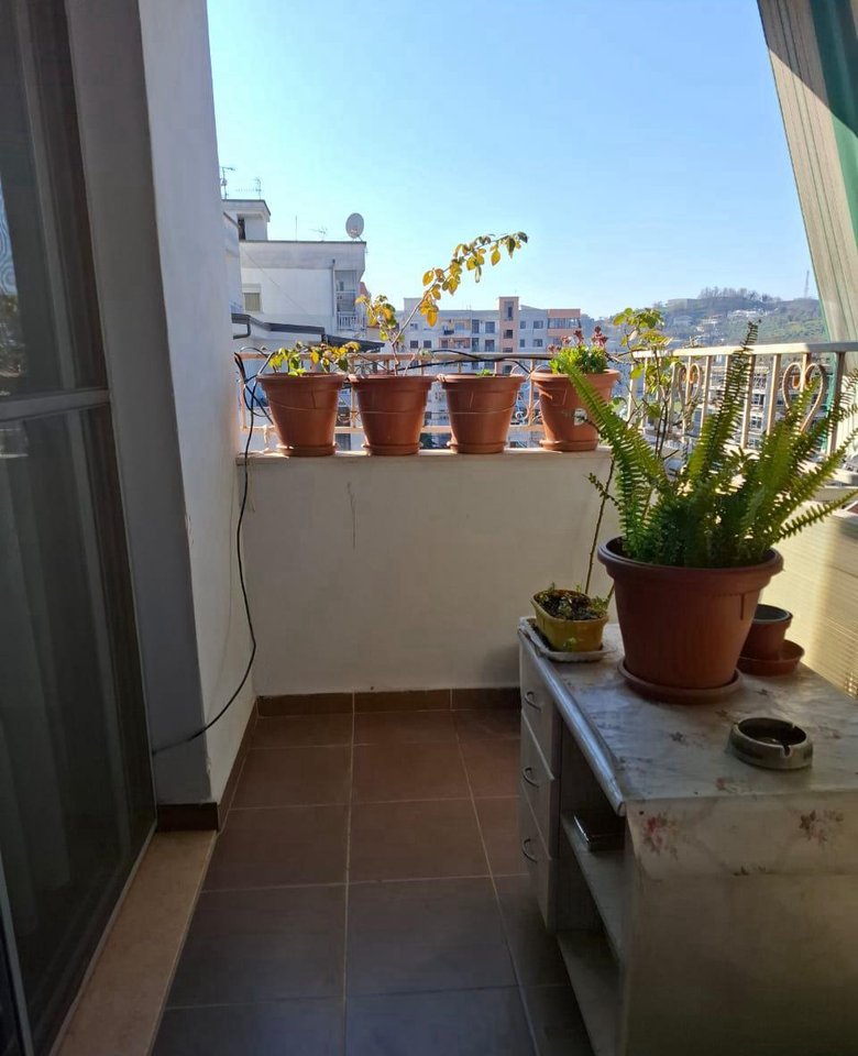 🏡 Shitet Apartament 3+1 – Astir, përballë Vila L