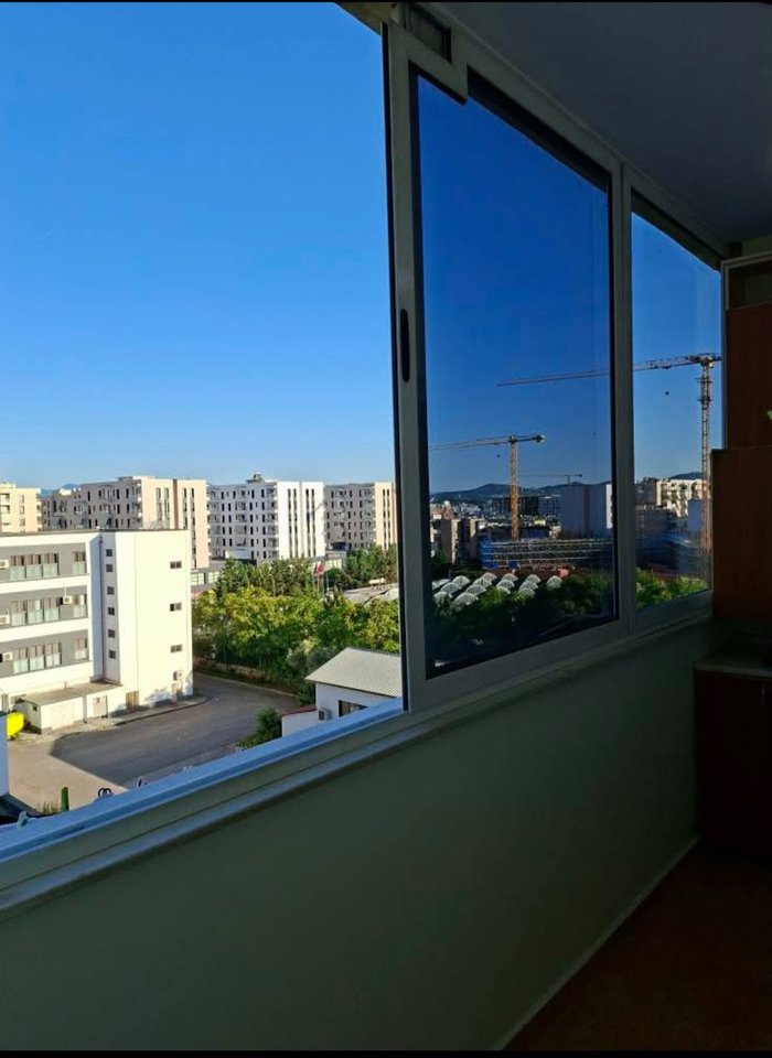 SHITET APARTAMENT 1+1 – PORCELAN, PRANË UET, TIRANË