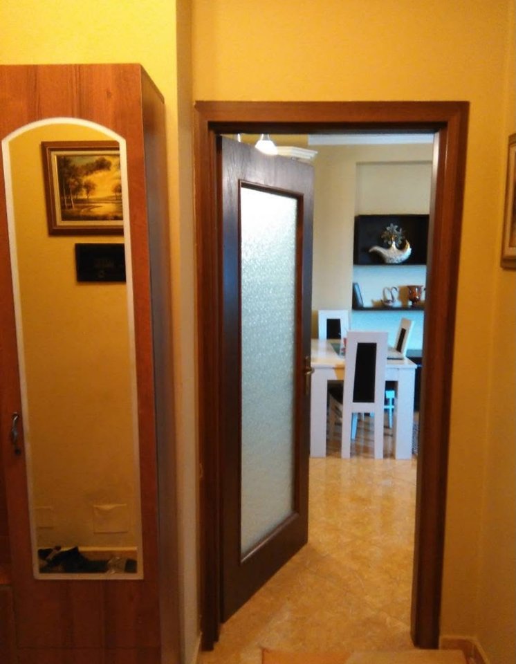 SHITET APARTAMENT 1+1 – PORCELAN, PRANË UET, TIRANË