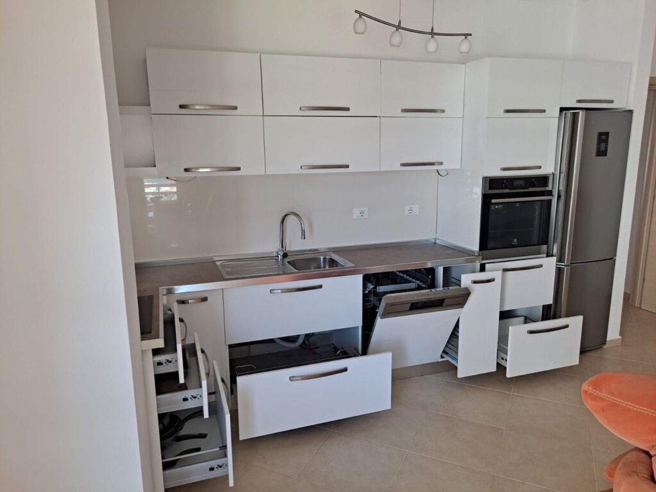 VENDESI APPARTAMENTO 2+1+2 – LAGO SECCO, TIRANA