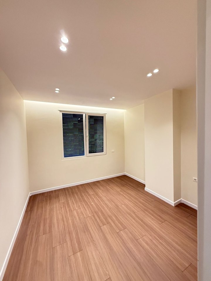 SHITET APARTAMENT 2+1 + POST PARKIMI – BRRYLI, MATERNITETI I RI, TIRANË