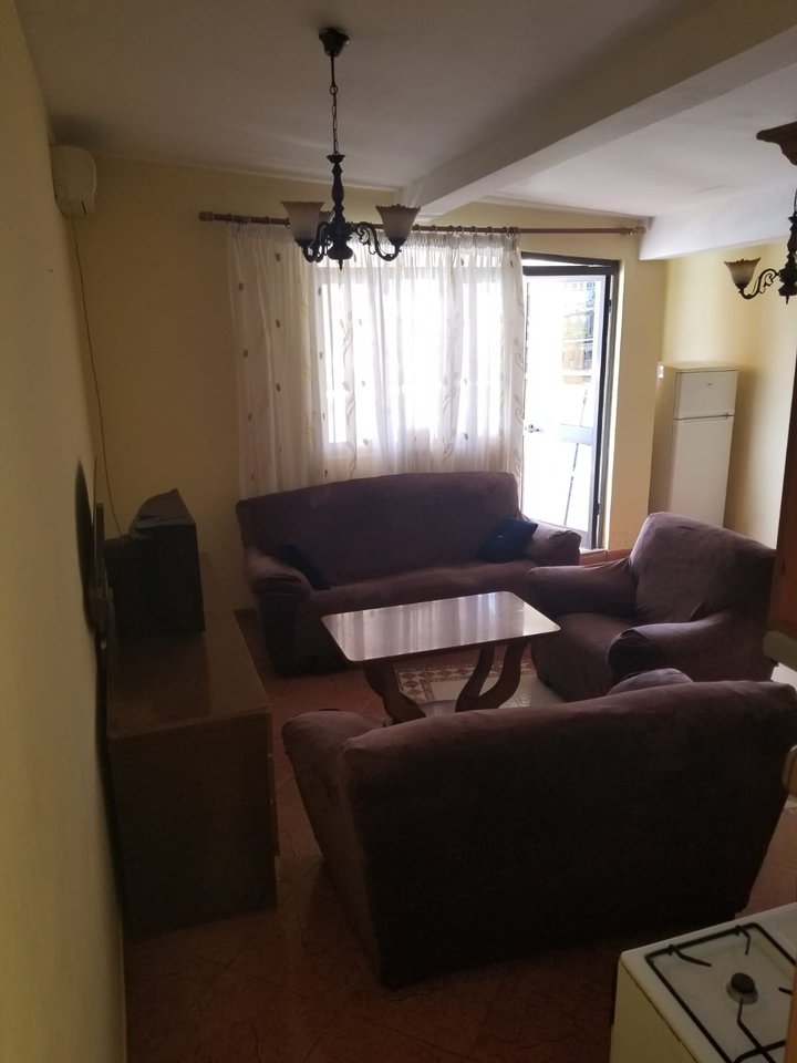 🏡 AFFITTASI APPARTAMENTO 1+1 – ALI DEMI, TIRANA