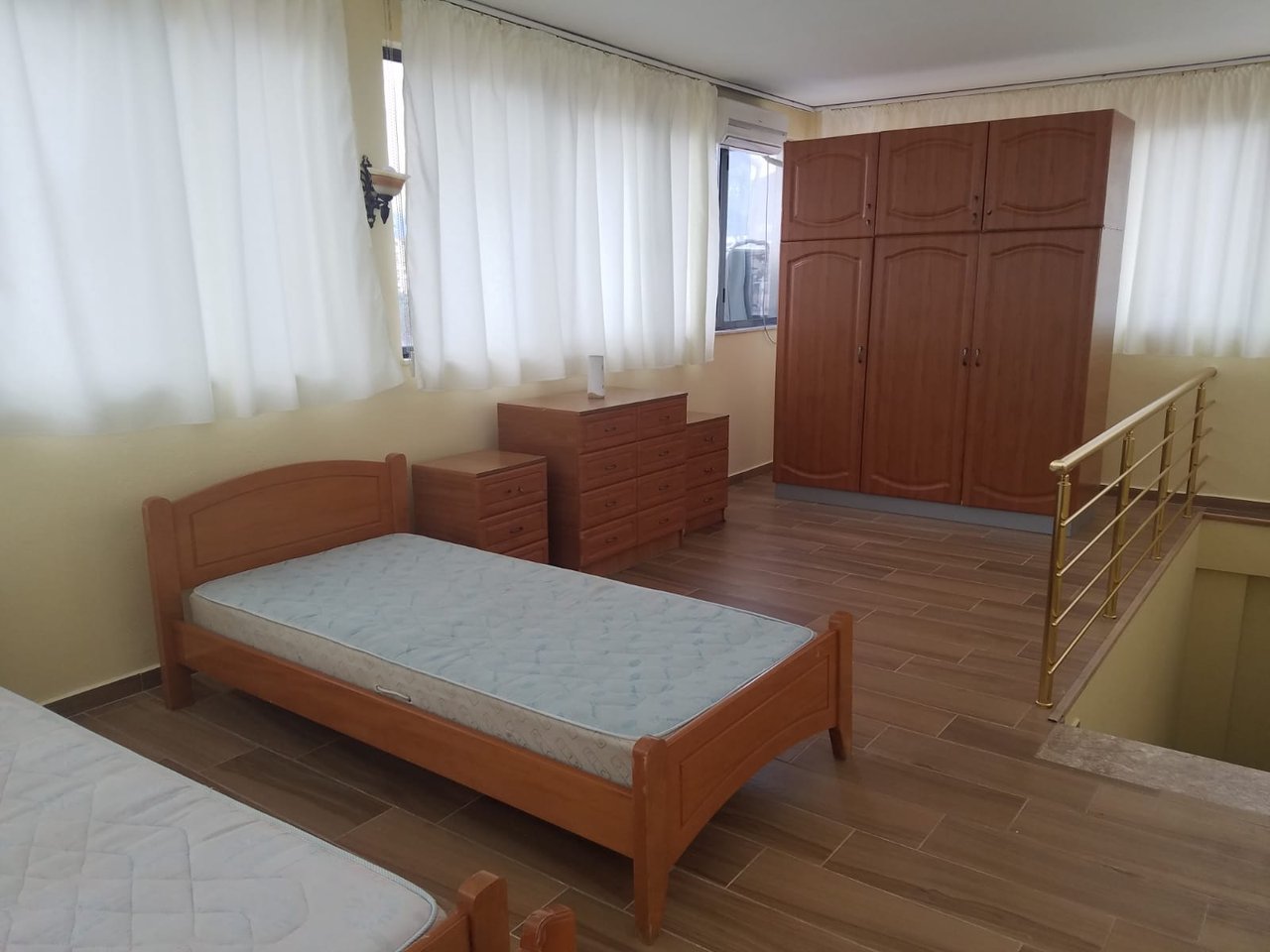 🏡 AFFITTASI APPARTAMENTO 1+1 – ALI DEMI, TIRANA