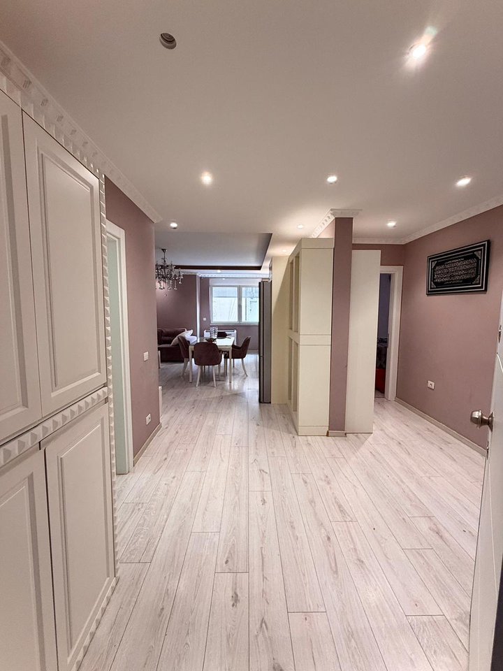 SHITET APARTAMENT 3+1+2 – KOMUNA E PARISIT, TIRANË