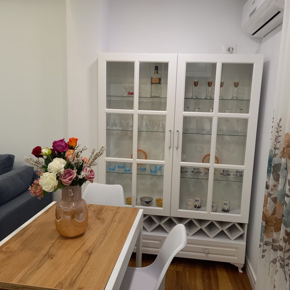 JEPET ME QIRA APARTAMENT 1+1 – BLLOKU, TIRANË