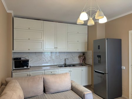 🏡 APARTAMENT 1+1 ME QIRA – 21 DHJETORI, TIRANË