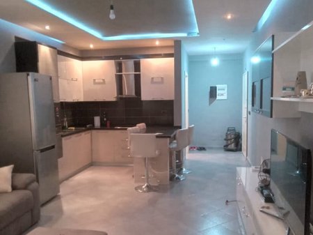 🏡 APARTMENT 2+1 FOR RENT – UNAZA E RE, NEAR ARTISTI LOCAL