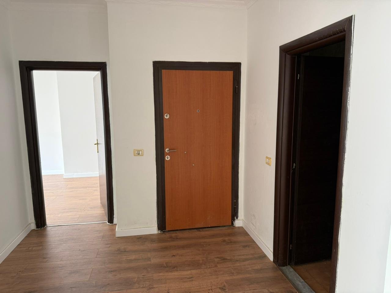 SHITET APARTAMENT 2+1 – KOMPLEKSI FRATARI, ASTIR