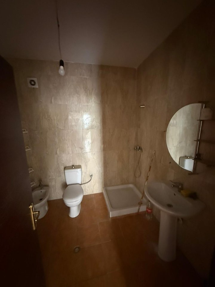 SHITET APARTAMENT 2+1 – KOMPLEKSI FRATARI, ASTIR