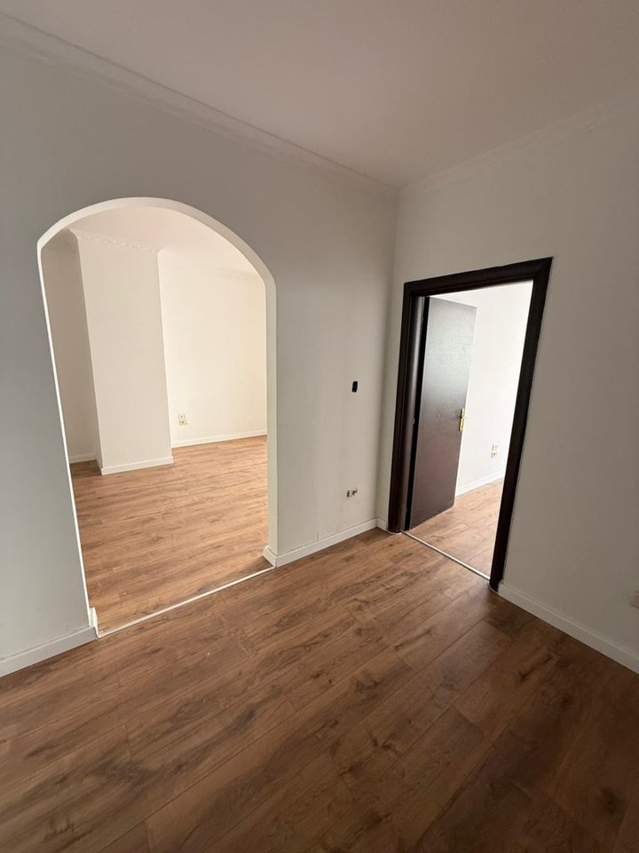SHITET APARTAMENT 2+1 – KOMPLEKSI FRATARI, ASTIR