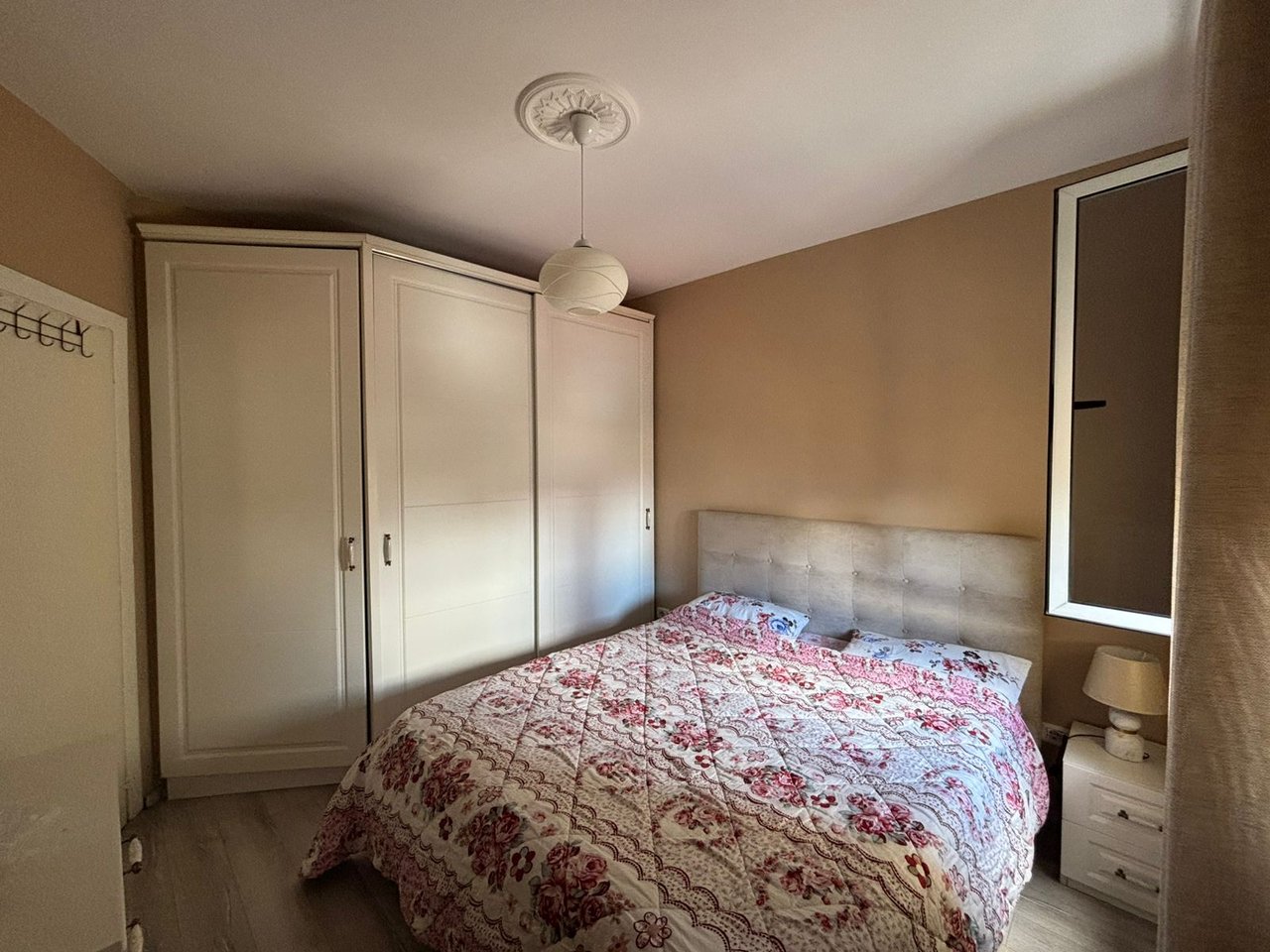 🏡 APARTAMENT 1+1 ME QIRA – 21 DHJETORI, TIRANË