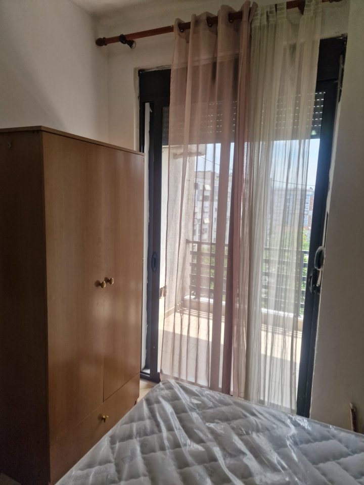 🏡 APARTAMENT 1+1 ME QIRA – UNAZA E RE (ASTIR, 2 PALMAT)
