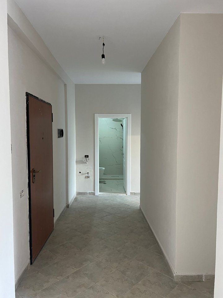 SHITET APARTAMENT 2+1 – RRUGA SOKRAT MIHO, ASTIR