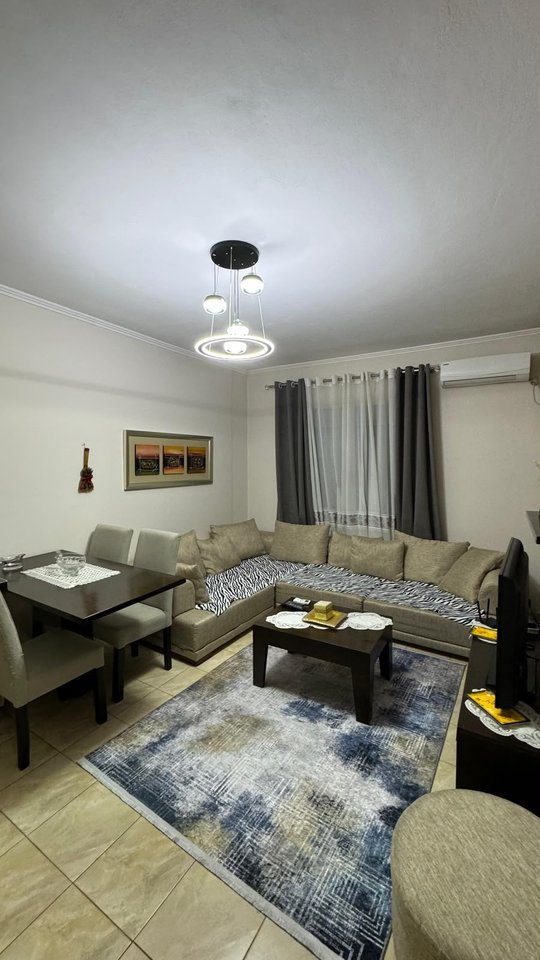 SHITET APARTAMENT 2+1 – ASTIR, PRANË KOMPLEKSIT MOLLA